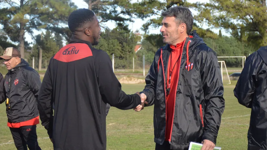 En Patronato, Diego Pozo debe rearmar el equipo para recibir a Arsenal de Sarandí