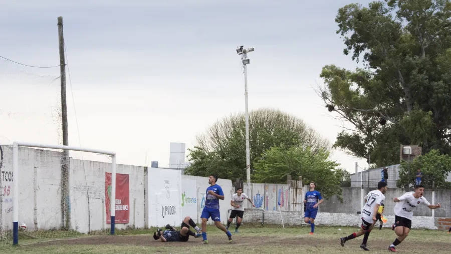 Con el tiro del final, Patronato derrotó a Instituto en el cierre de la cuarta fecha