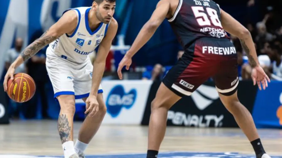 Luciano “Chuzito” González colaboró para que Minas Tenis iguale las semifinales