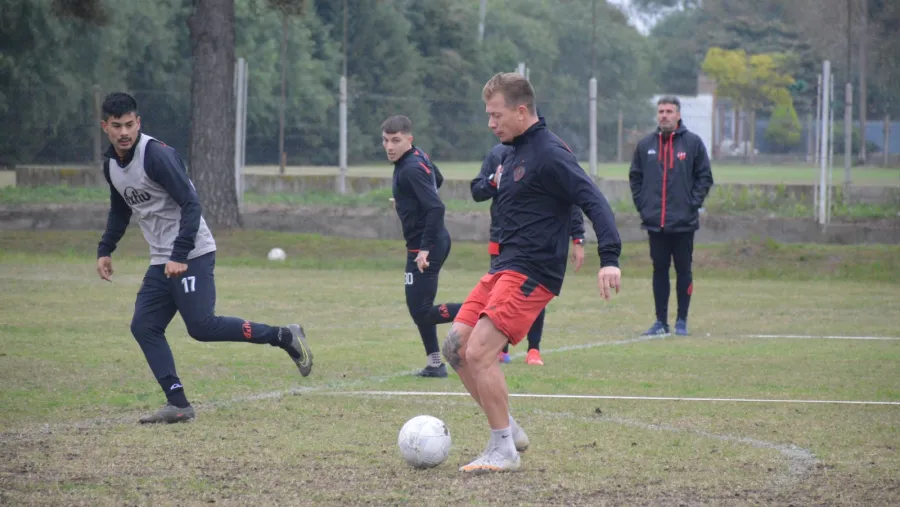 Fútbol: Martín Ferreyra y Gustavo Turraca se sumaron a la enfermería de Patronato