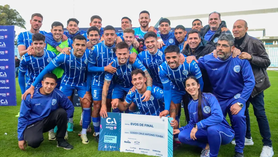 Godoy Cruz goleó a El Porvenir y será rival de Independiente en la Copa Argentina