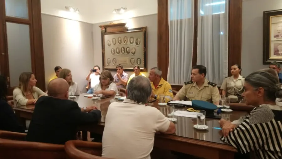 reunión por incendios de islas