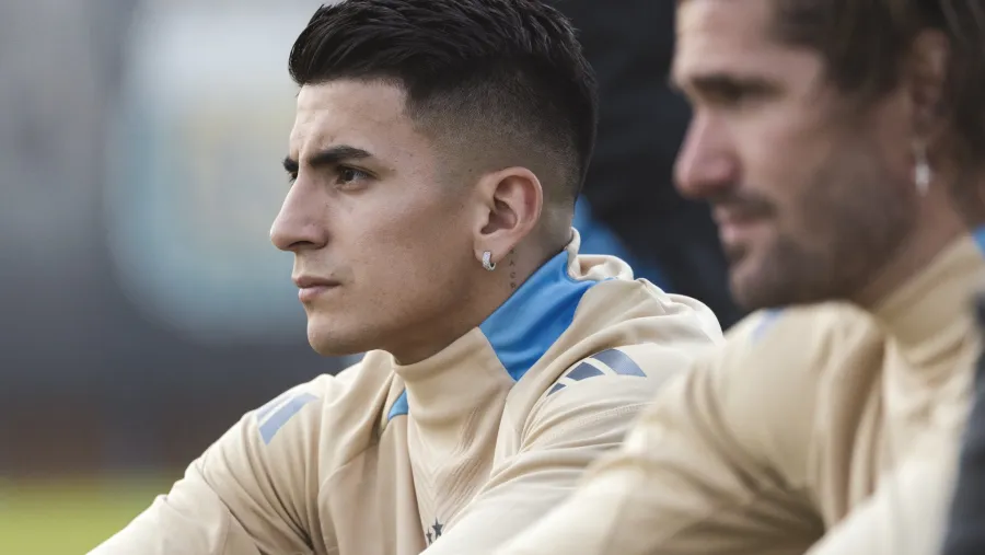 Argentina entrenó antes de viajar a Chile y se mantiene una incógnita en la formación Argentina entrenó antes de viajar a Chile y se mantiene una incógnita en la formación