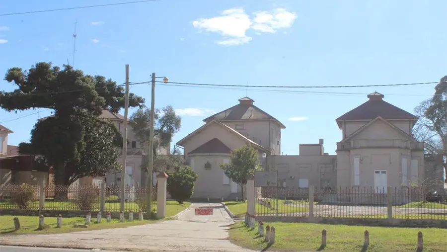 Gualeguay retornará por quince días a Fase 3 tras reconocer más de treinta casos de Covid-19 en la última semana y para evitar que se sature el sistema de salud. Gualeguay retornará por quince días a Fase 3 tras reconocer más de treinta casos de Covid-19 en la última semana y para evitar que se sature el sistema de salud.