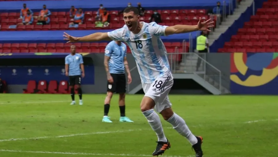 Argentina ganó el clásico rioplatense y logró su primera victoria en esta Copa América Argentina ganó el clásico rioplatense y logró su primera victoria en esta Copa América