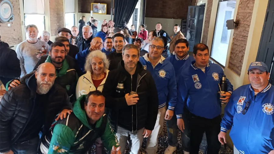 Guillermo Michel visitó Villa Elisa con motivo del Día de la Bandera y dialogó con distintos sectores productivos, educativos y culturales de la región.