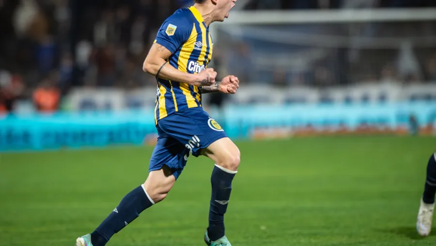 Rosario Central festejó en el Bosque platense con el interinato de Matías Lequi