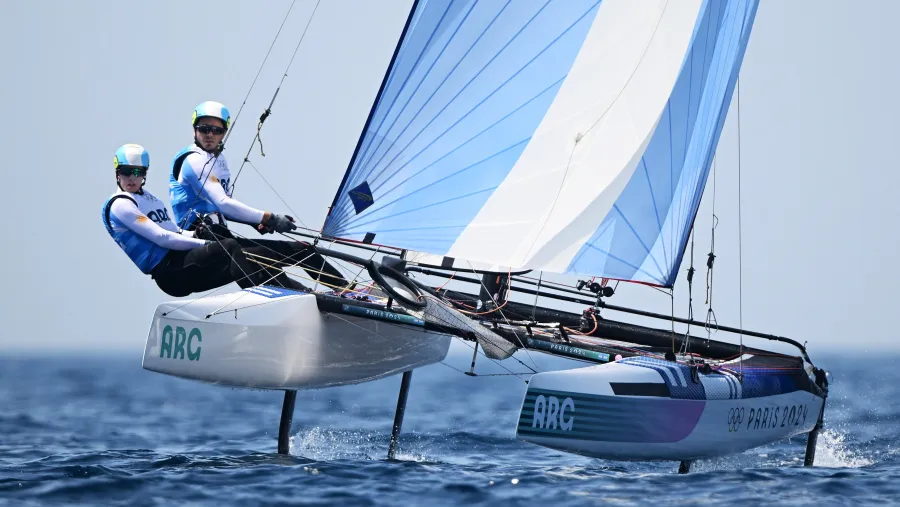 Vela: Mateo Majdalani y Eugenia Bosco clasificaron a la Medal Race en Nacra 17