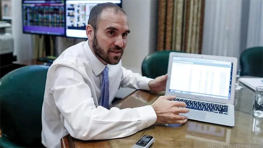 El ministro de Economía, Guzmán Martín, descartó por el momento una pronta vuelta al mercado. El ministro de Economía, Guzmán Martín, descartó por el momento una pronta vuelta al mercado.
