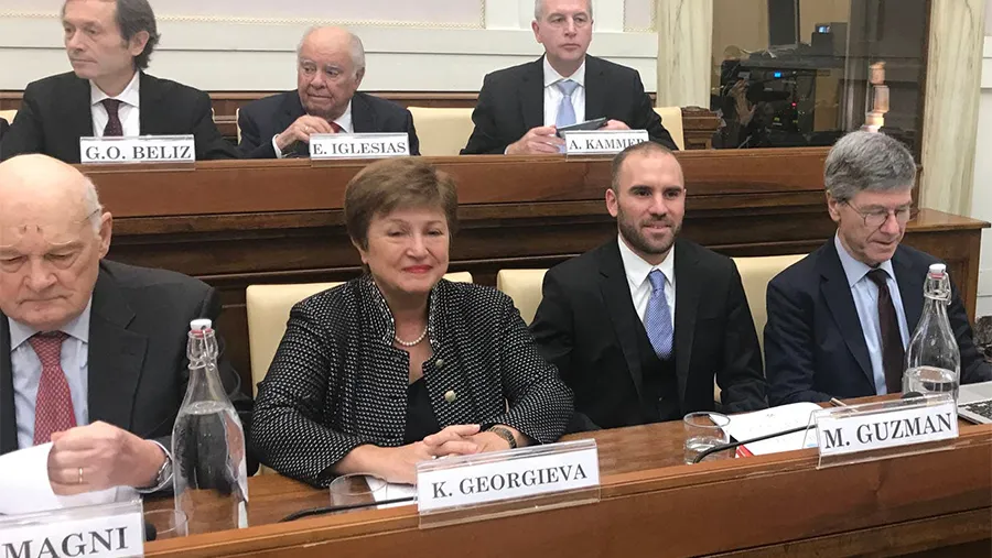 Kristalina Georgieva, directora gerente del FMI, y Martín Guzmán, ministro de Economía, coincidieron en el Seminario en el Vaticano.