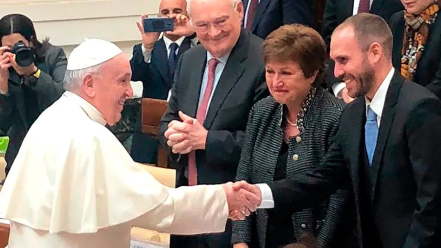 Martín Guzmán saluda al Papa Francisco Martín Guzmán saluda al Papa Francisco