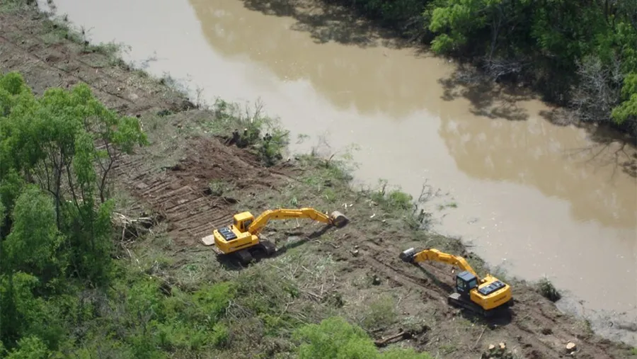 Las especulaciones inmobiliarias y una producción agropecuaria sin escrúpulos ponen en serios riesgos a los humedales.
