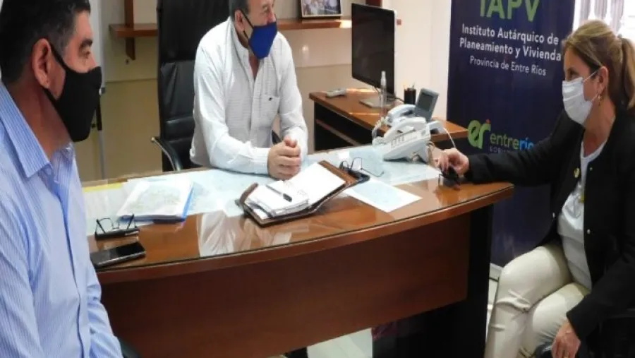 Gestionan nuevas viviendas para comunas y juntas de gobiernos del departamento Diamante Gestionan nuevas viviendas para comunas y juntas de gobiernos del departamento Diamante