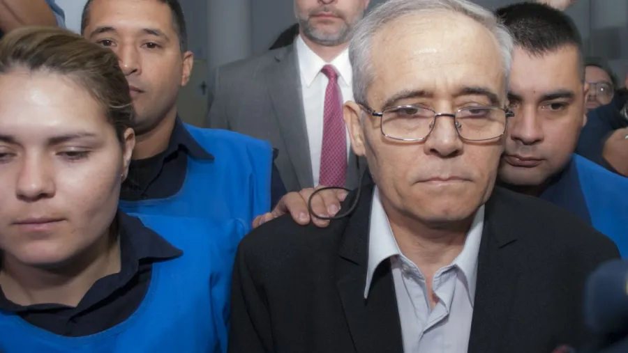 Justo José Ilarraz se retira detenido del juicio (Foto: ANALISIS) Justo José Ilarraz se retira detenido del juicio (Foto: ANALISIS)