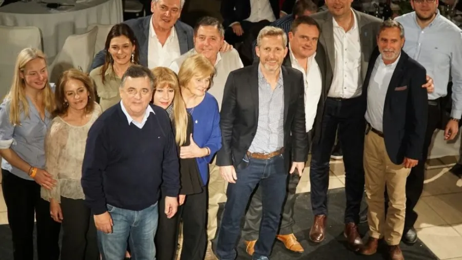 Frigerio y Negri con militantes en San Benito Frigerio y Negri con militantes en San Benito