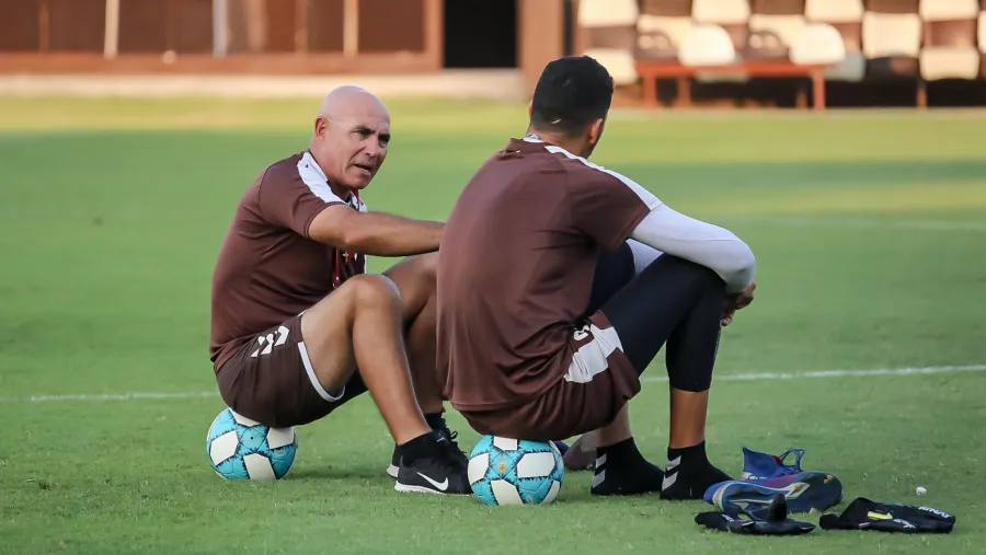 El “Chocho” Llop dejará de ser el DT de Platense el próximo domingo