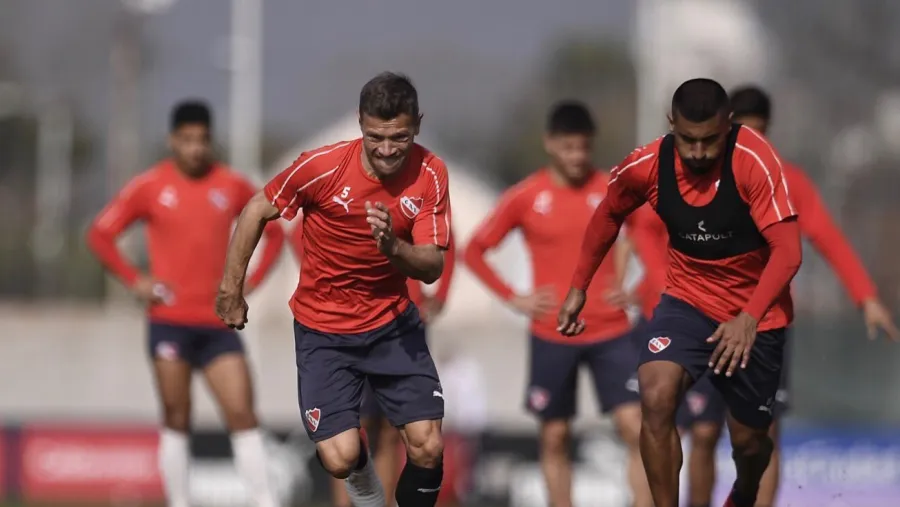 Beccacece prepara un cambio en Independiente para enfrentar a Patronato