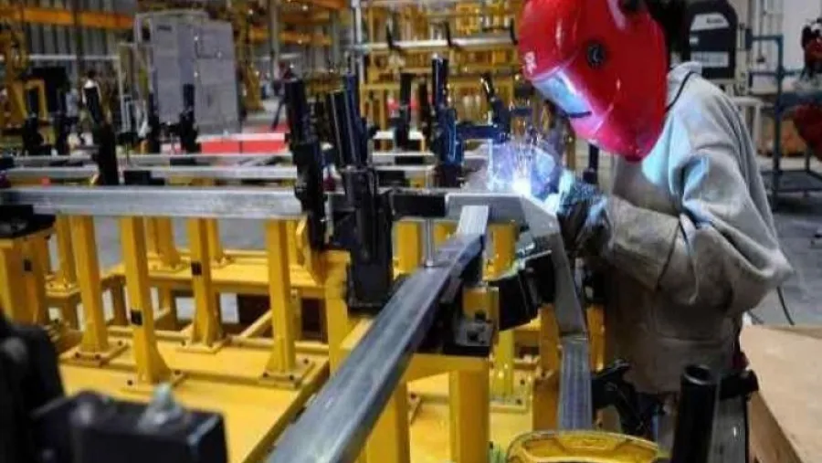 La actividad industrial subió un 8,7% y la construcción creció un 8,6% en febrero La actividad industrial subió un 8,7% y la construcción creció un 8,6% en febrero
