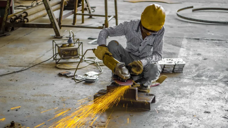 La industria cayó 5,7% en octubre, la baja más importante desde mayo