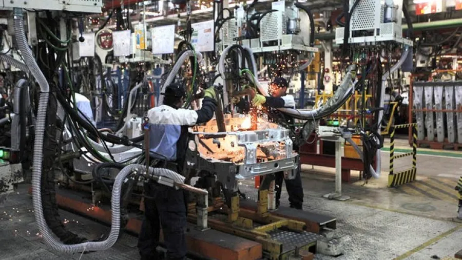 Según Adefa, la producción de autos alcanzó en septiembre el nivel más alto del año