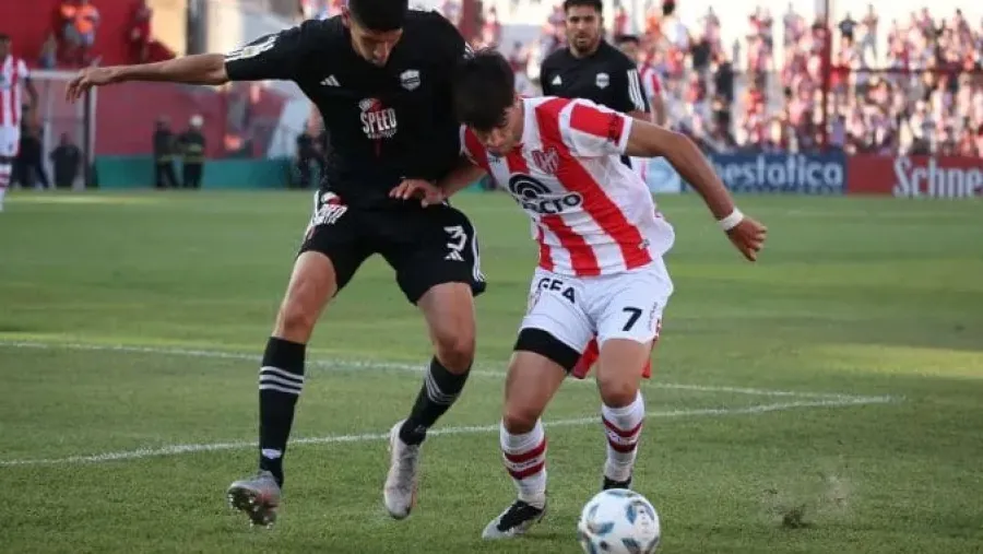 Fútbol: Instituto y el debutante Deportivo Riestra empataron en Alta Córdoba