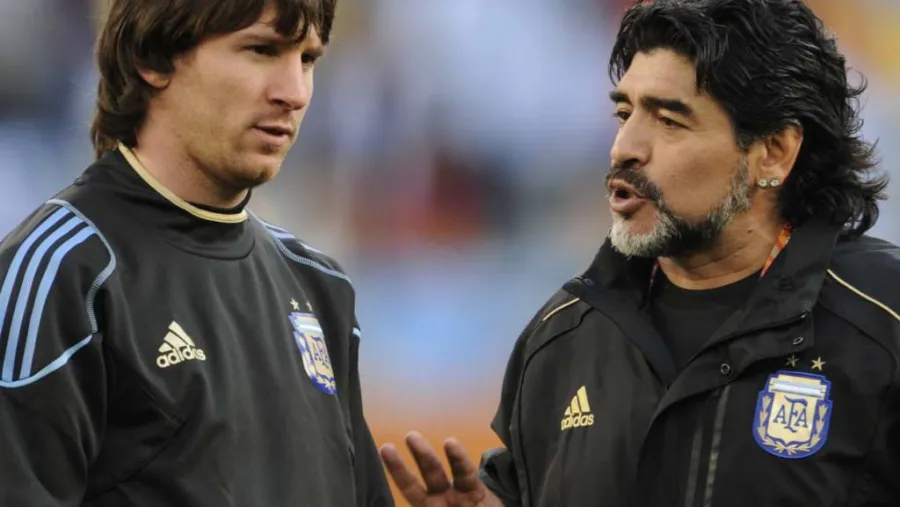 Lionel Messi y Diego Maradona “Nos deja pero no se va, porque el Diego es eterno”, expresó Messi