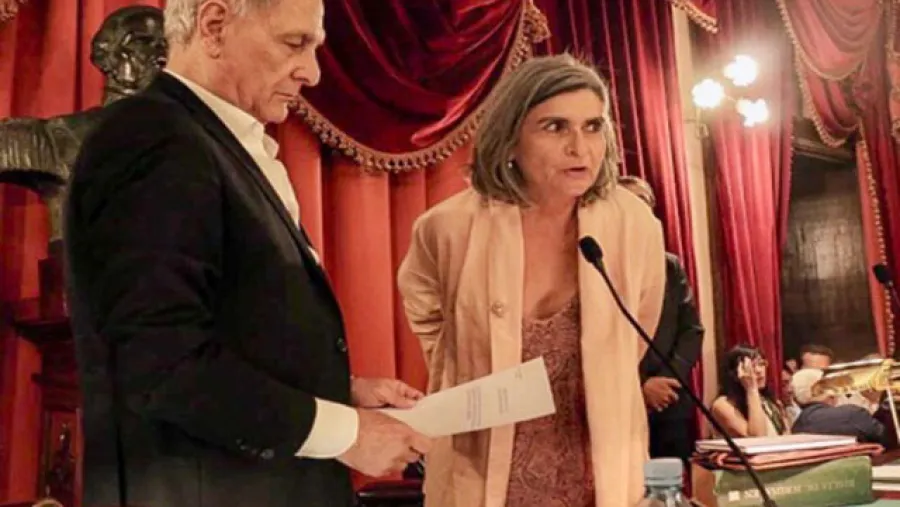 Gracia Jaroslavsky jurando como diputada Gracia Jaroslavsky jurando como diputada