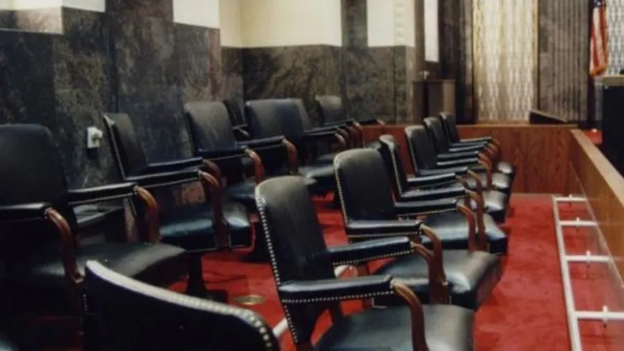 La propuesta del programa es educar en materia ciudadana sobre qué significa ser jurado y cuál es el rol que le compete a cada uno de ellos, en el marco de la conformación de los Juicios por Jurados.