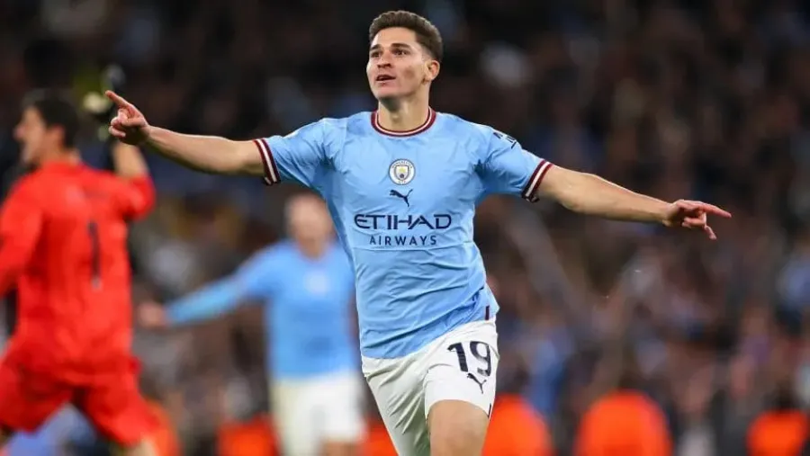 Con un gol de Julián Álvarez, Manchester City vapuleó a Real Madrid para ser finalista