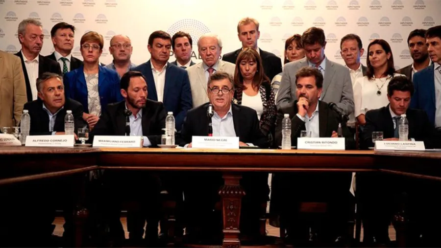 Alfredo Cornejo, Maximiliano Ferraro, Mario Negri y Cristian Ritondo. Alfredo Cornejo, Maximiliano Ferraro, Mario Negri y Cristian Ritondo.