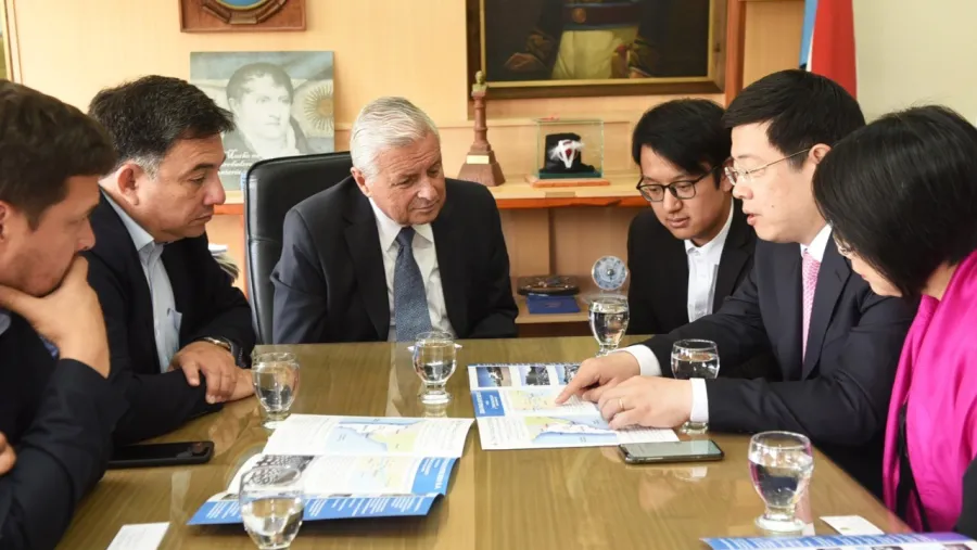 Lauritto junto al embajador de China y comitiva Lauritto junto al embajador de China y comitiva