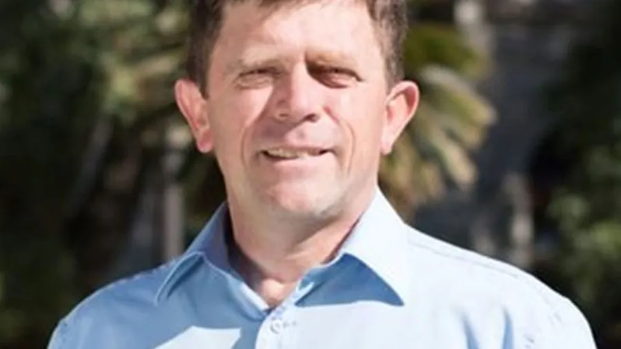 Leandro Arribalzaga es presidente del Comité Provincial de la Unión Cívica Radical (UCR) de Entre Ríos. Leandro Arribalzaga es presidente del Comité Provincial de la Unión Cívica Radical (UCR) de Entre Ríos.