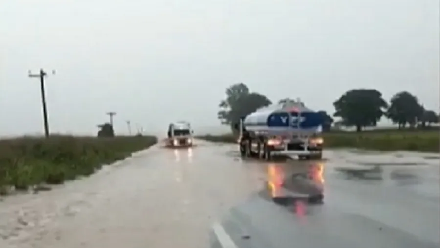 Llovieron 120 mm en una zona de Entre Ríos y hubo complicaciones en rutas