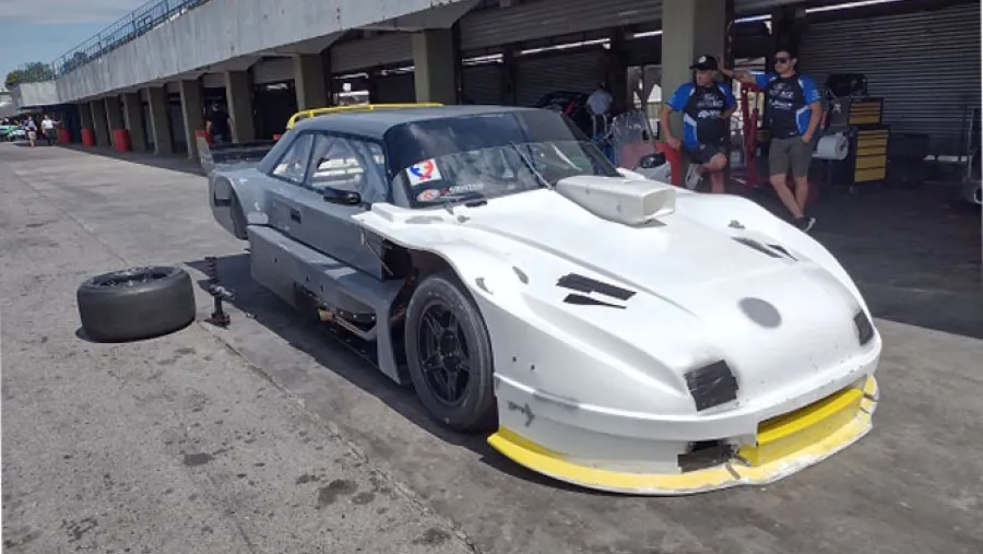 Los entrerrianos Ayrton Londero y Damián Markel giraron en La Plata rumbo al TC y TC Pista Los entrerrianos Ayrton Londero y Damián Markel giraron en La Plata rumbo al TC y TC Pista
