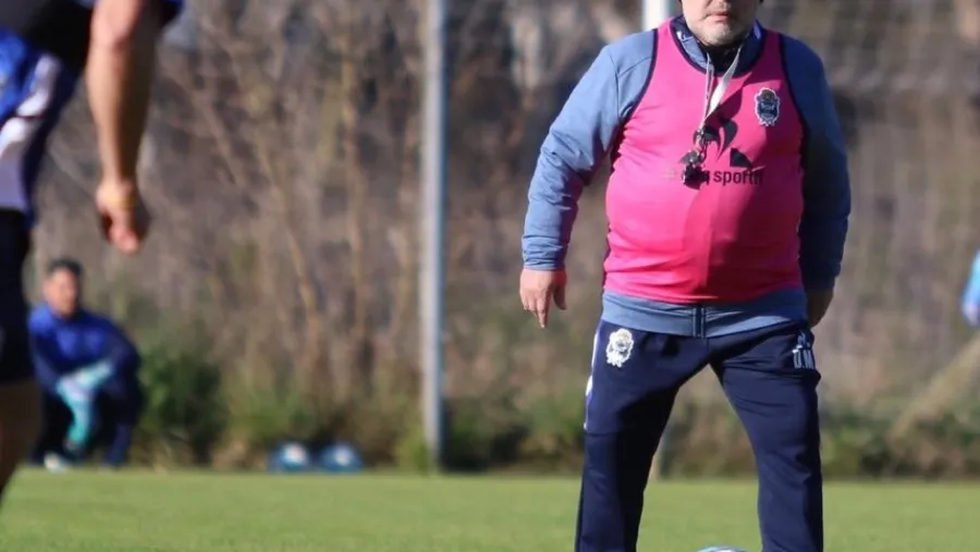 Los entrerrianos Morales y Tijanovich figuran entre los citados por Maradona