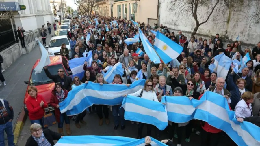 Marcha a favor del gobierno Concordia Marcha a favor del gobierno Concordia
