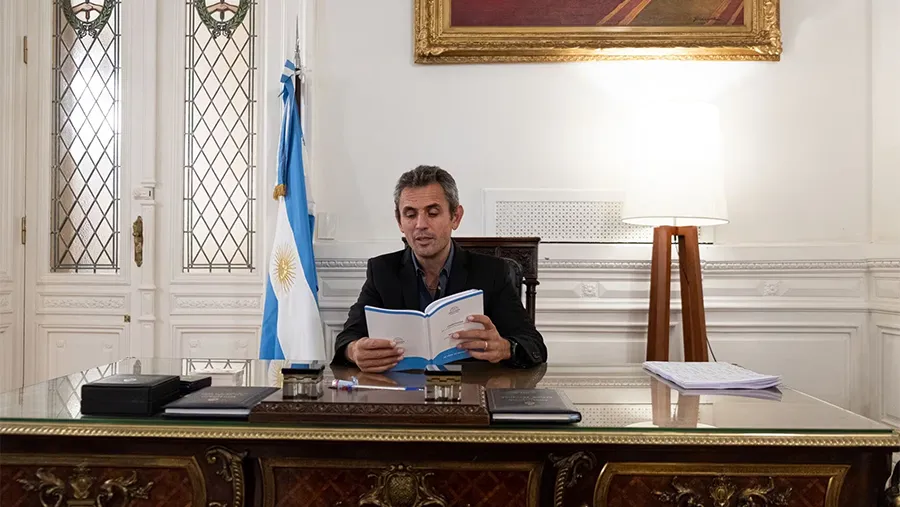 El diputado Martín Menem en su oficina de Buenos Aires, el 20 de diciembre de 2023. (Foto: Valentina Fusco).