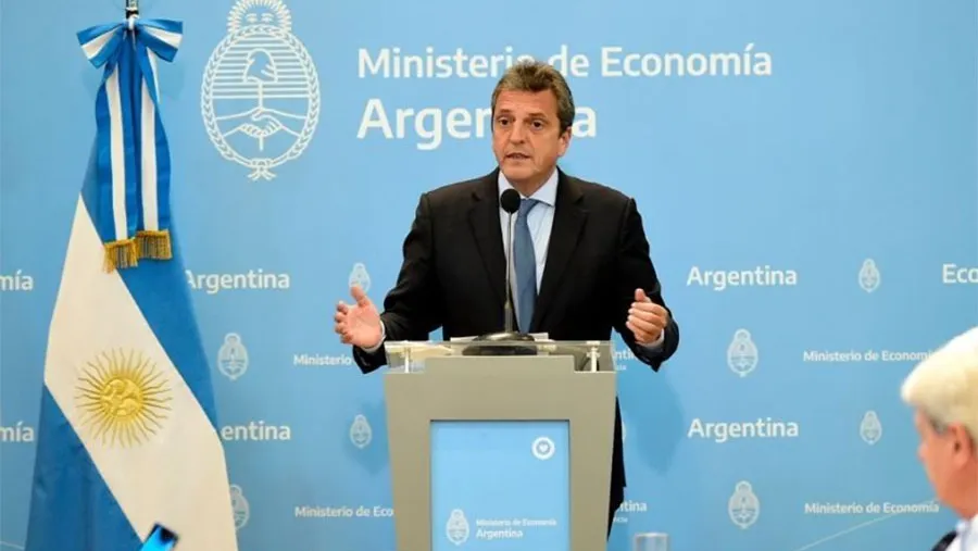 Imagen de archivo del ministro de Economía, Sergio Massa, que hoy anunció una serie de medidas para paliar los ingresos frente a la inflación y la devaluación.