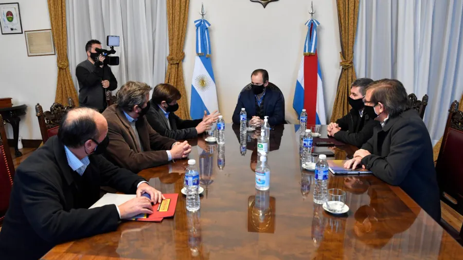 Bordet instó al “diálogo entre el sector privado y el público” para superar la crisis