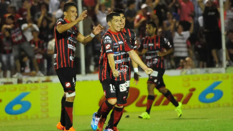 Matías Garrido festeja su gol de tiro libre A cinco años del ascenso, cuatro exPatronato destacan el hambre de gloria de aquel equipo