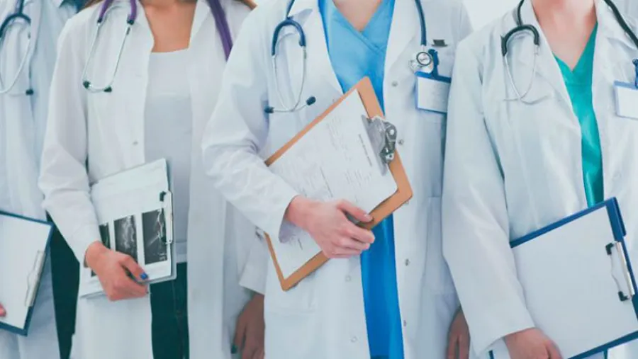Médicos. Médicos.