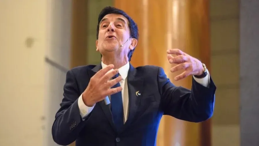 En reserva, Cristina Kirchner recibió a Carlos Melconian