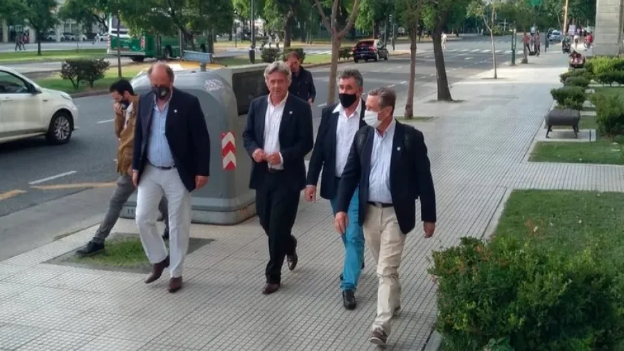 La Mesa de Enlace reclamó al Congreso que debata sobre la vigencia de las retenciones La Mesa de Enlace reclamó al Congreso que debata sobre la vigencia de las retenciones