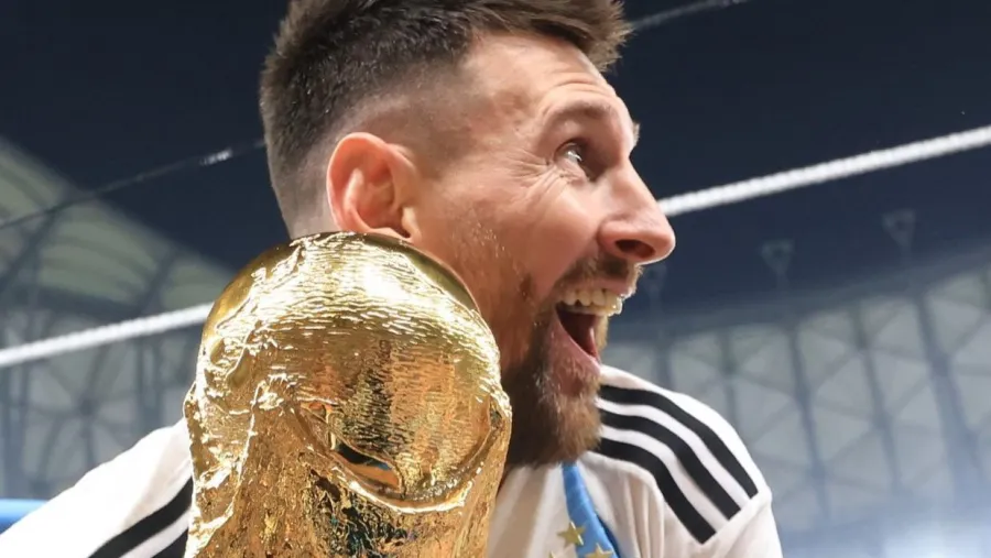 Con un emotivo video de su carrera, Messi celebró la obtención de la Copa del Mundo