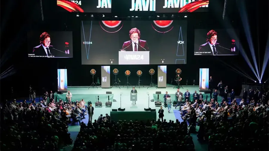 Milei se presentó este domingo en el acto de Vox en Madrid.