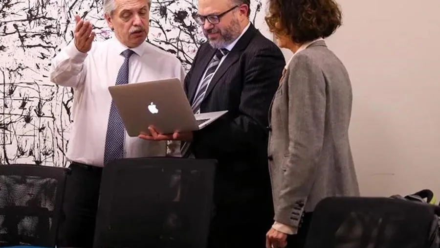 El proyecto que analiza Alberto Fernández es contar con dos carteras: Hacienda y Finanzas (Nielsen) y Producción con las Secretarías de Industria, Agricultura y Comercio (Kulfas).