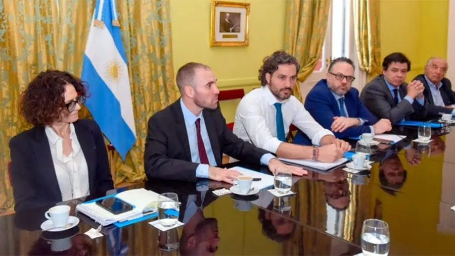 Santiago Cafiero lidera un encuentro en la Casa Rosada junto a Cecilia Todesca, Matías Kulfas, Martín Guzmán y Claudio Moroni.