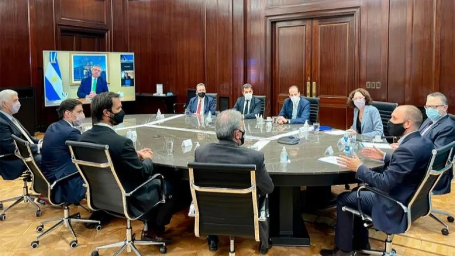 El gobierno lanzará un nuevo régimen de fomento de inversiones para grandes exportadores Del anuncio del Presidente ante representantes de empresas participaron el ministro de Desarrollo Productivo, Matías Kulfas; el de Economía, Martín Guzmán, y la vicejefa de Gabinete, Cecilia Todesca.