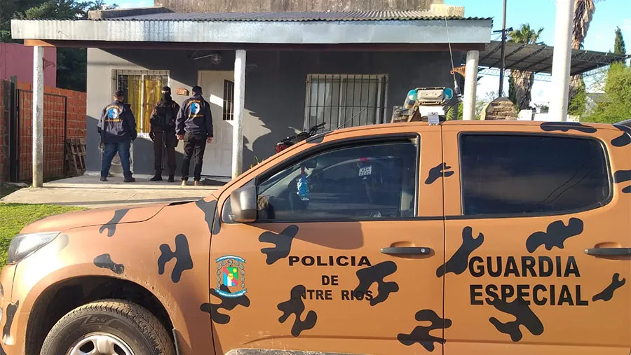 Los procedimientos se realizaron con efectivos de la Jefatura Departamental de Gualeguaychú y con la colaboración de personal de las Departamentales Islas y Gualeguay.