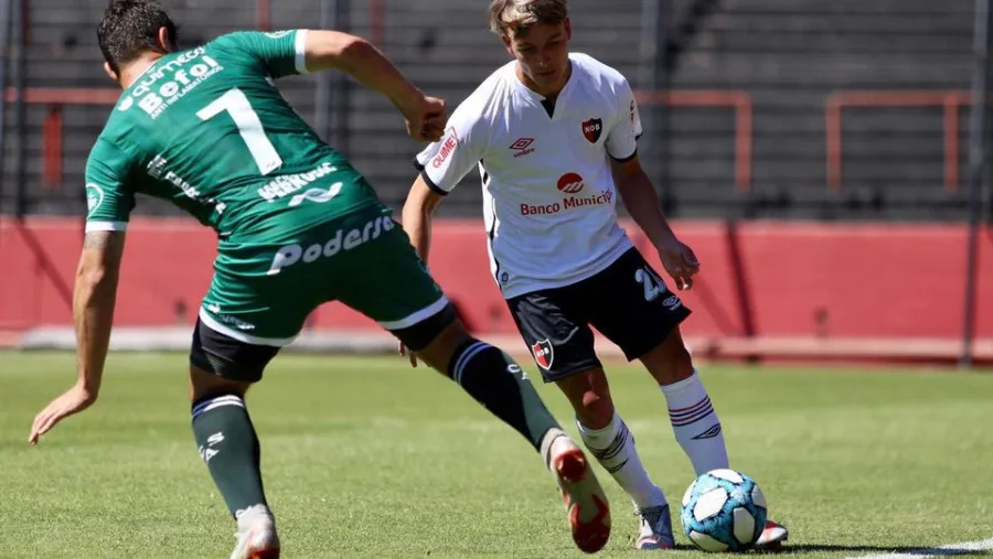 Fútbol: con el crespense Brian Caldearara, Newell’s goleó a Sarmiento en un amistoso